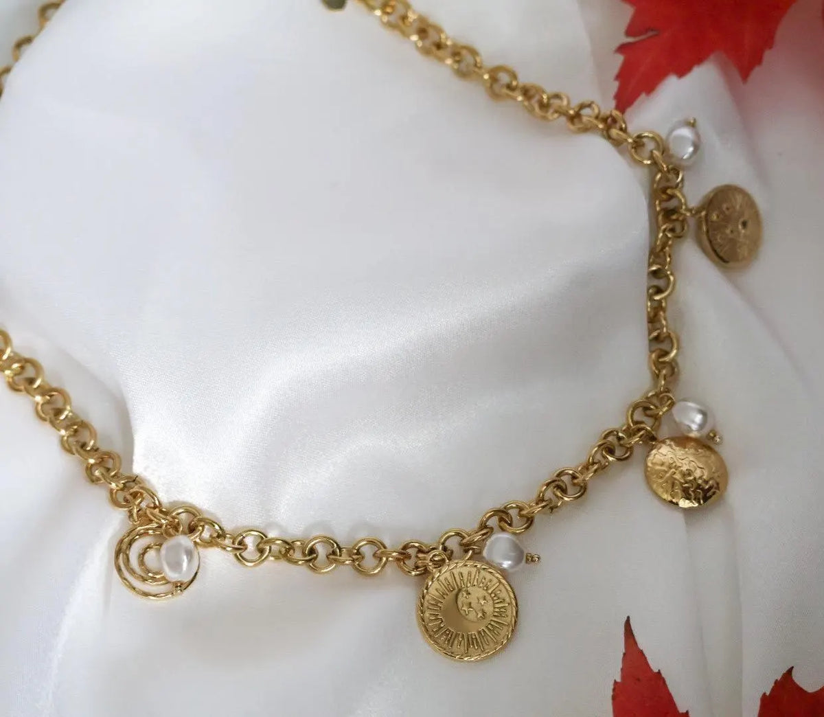 collier SOLA